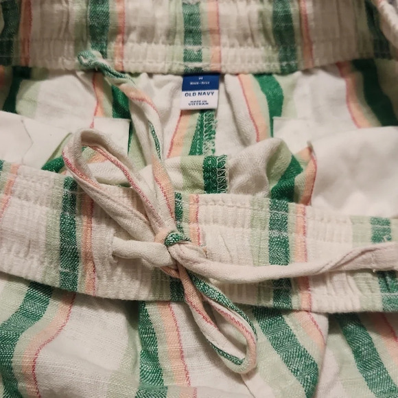 Old Navy Boyfriend Shirt and Matching Shorts sold as a set size MEDIUM - Picture 11 of 16